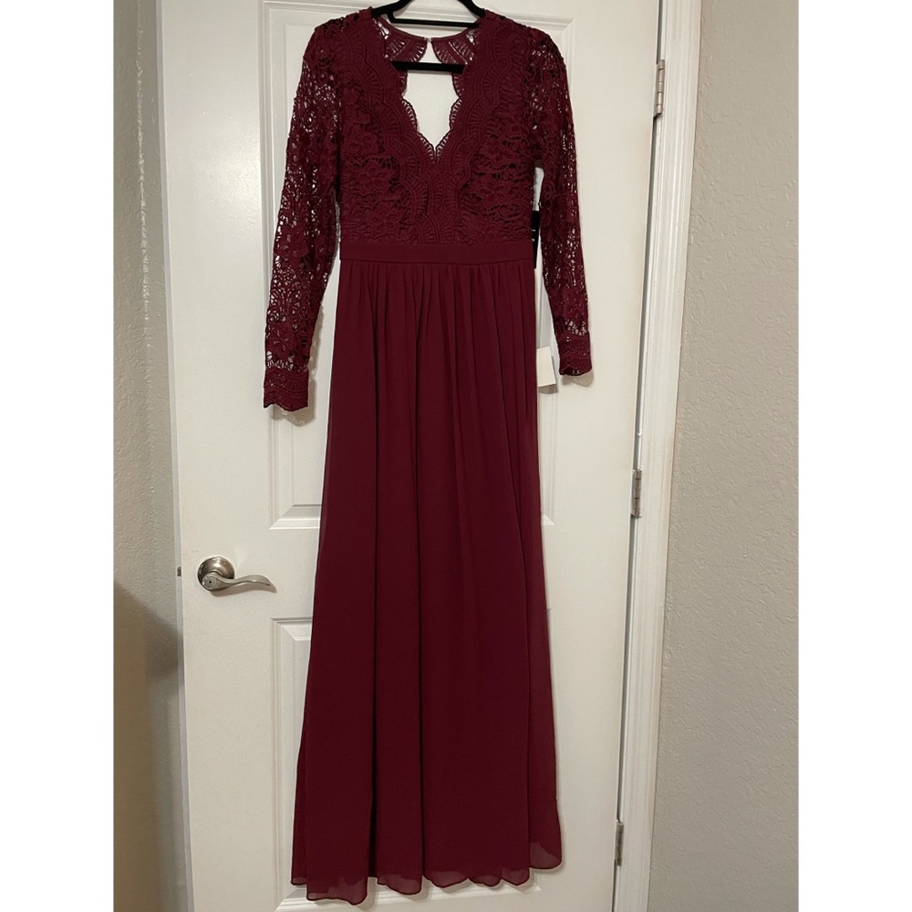Lulu’s Awaken My Love long sleeve lace maxi dress. Size M. NWT